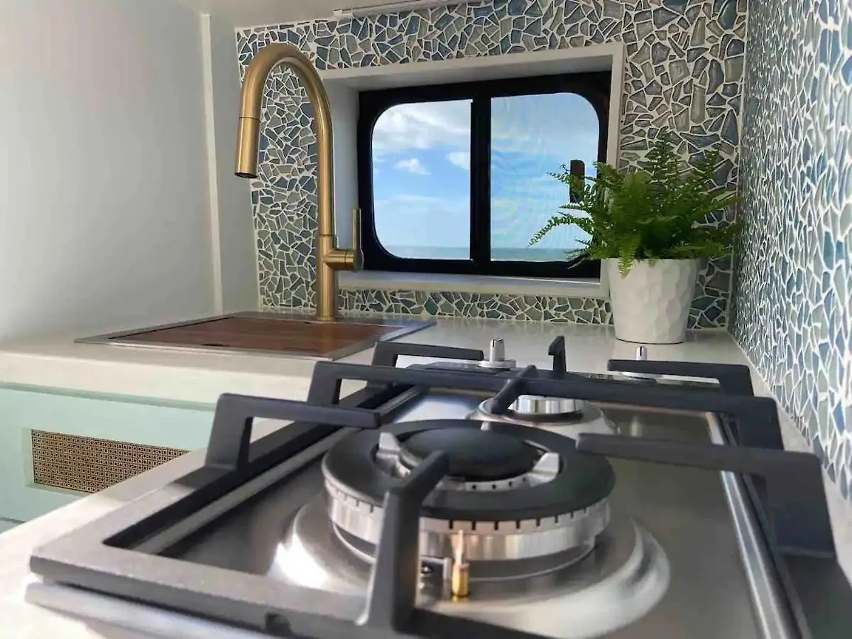 Campomar Island Getaway On Wheels location